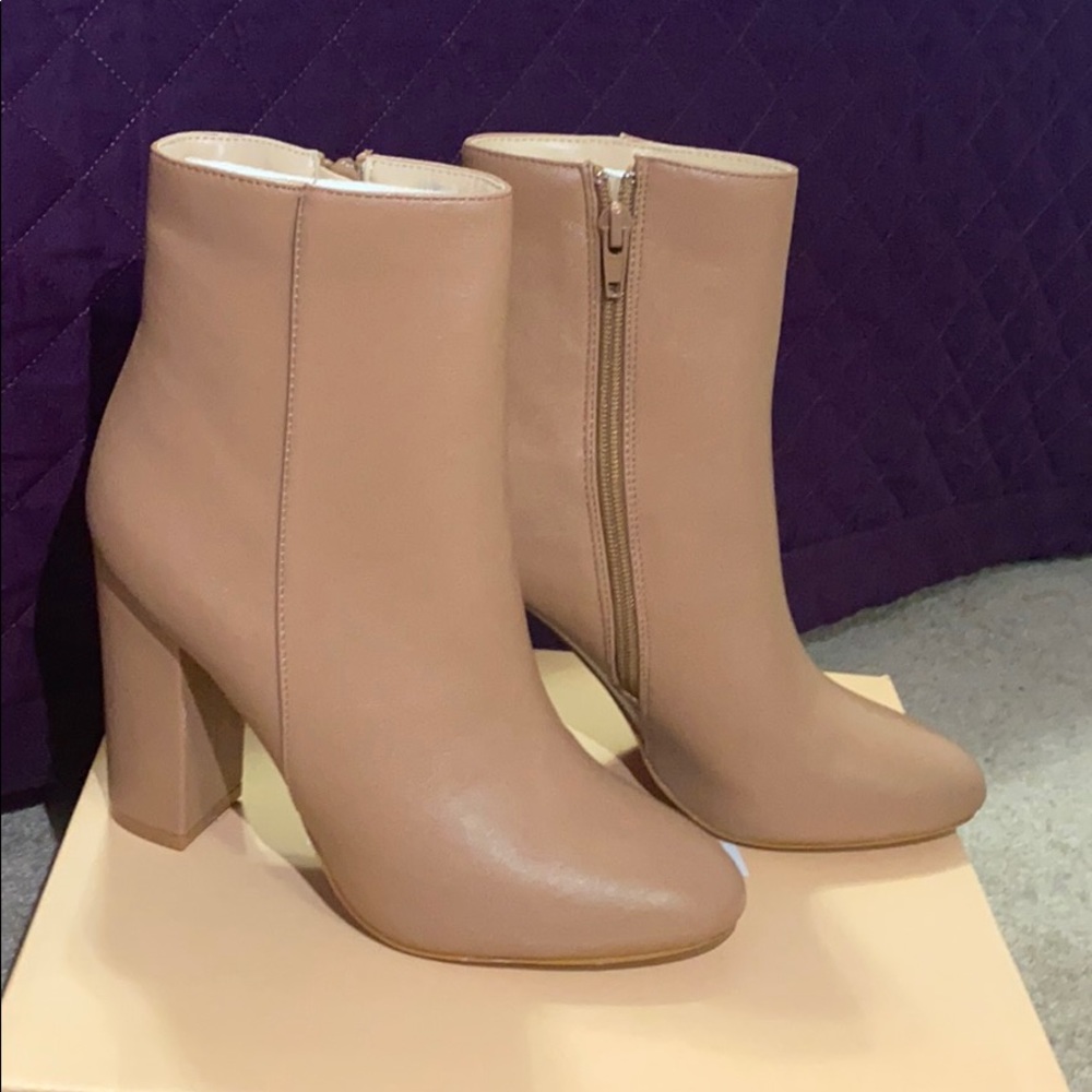 Nude Heeled Booties (Size 7)